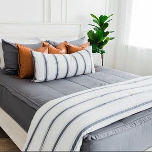 Beddy’s zippered bedding, Reese Full Size comforter and bedsheets all in one.